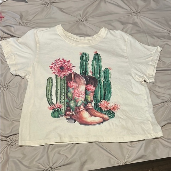 Vibe N’ Tops - Vibe Cream Crop Top with Desert Graphic